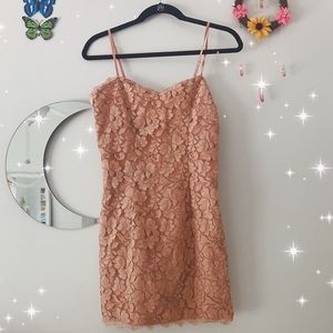 🍑 Peachy lace dress 🍑